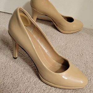 Elegant Tan Women's Heels
